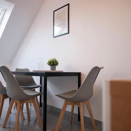 In Schlosschemnitz L Aufzug L W-lan L Badewanne Apartment *