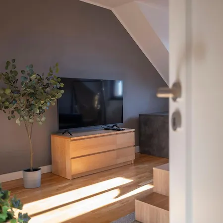 In Schlosschemnitz L Aufzug L W-lan L Badewanne