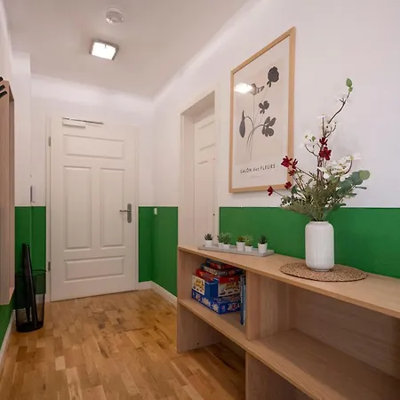 Apartment In Schlosschemnitz L Aufzug L W-lan L Badewanne