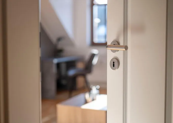 Apartament In Schlosschemnitz L Aufzug L W-lan L Badewanne