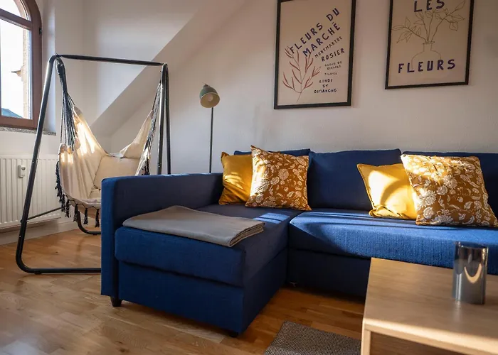 In Schlosschemnitz L Aufzug L W-lan L Badewanne *