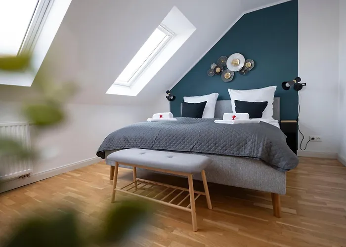 In Schlosschemnitz L Aufzug L W-lan L Badewanne *